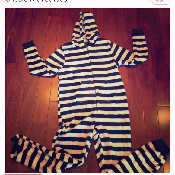 Stripe onesie pajama one pc - Picture 3 of 8